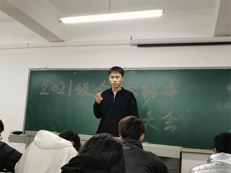 2026年世界杯开展班级干部述职及民主测评工作